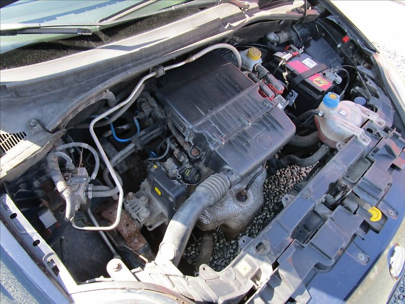 Fiat Punto 1.4 i, CNG, klima - fotka 35 z 36