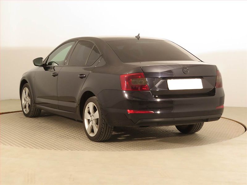 Škoda Octavia (2014) 1.6 TDI, Navi, Xenony - fotka 4 z 19