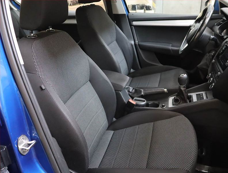Škoda Octavia (2015) 1.6 TDI, Serv.kniha, Tempomat - fotka 9 z 18