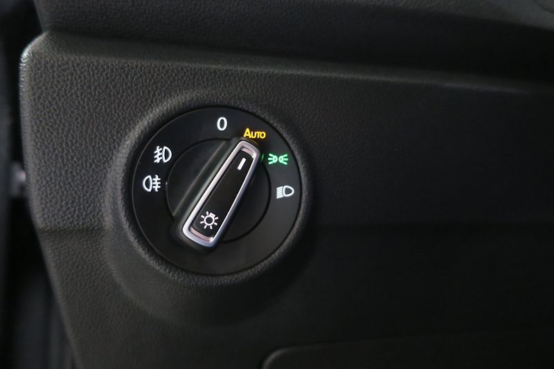 Volkswagen Multivan (2015) T6 2.0TDI Gen. SIX 4M DSG DCC - fotka 14 z 50