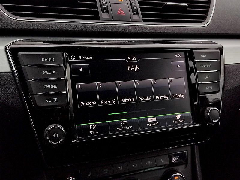 Škoda Superb (2015) Combi Ambition Business  2,0 T - fotka 17 z 36