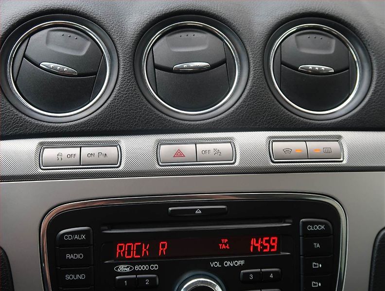 Ford Galaxy (2009) 1.8 TDCi, 7 míst, po STK - fotka 18 z 20