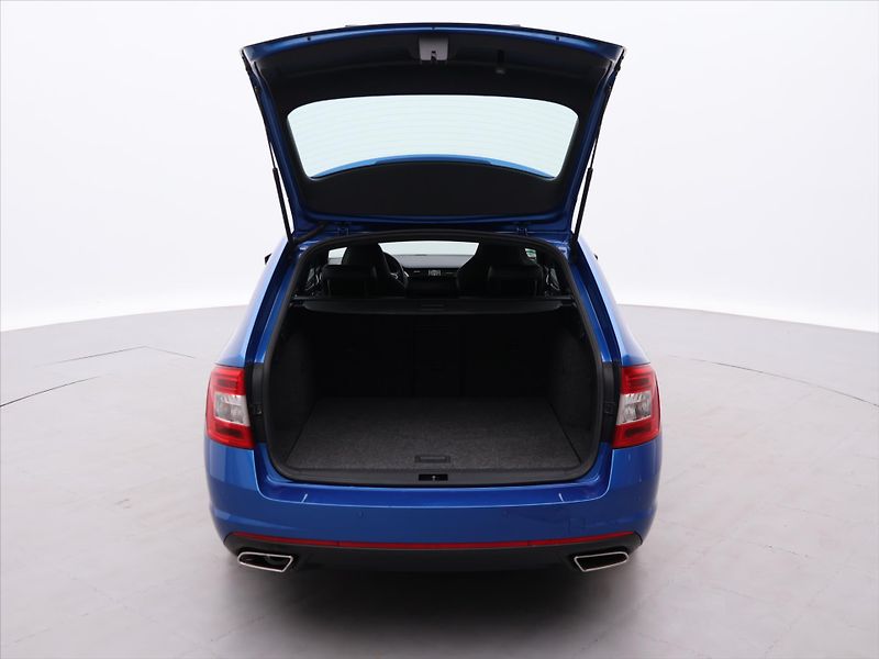 Škoda Octavia 2,0 TDI 135kW RS CR Aut.klima - fotka 9 z 28