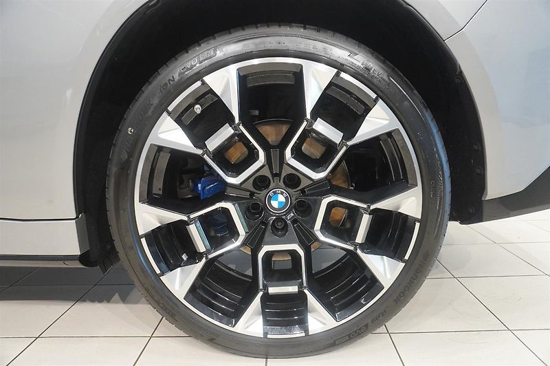 BMW iX3 50 xDrive M-Sport PA-Pro HuD T - fotka 8 z 16