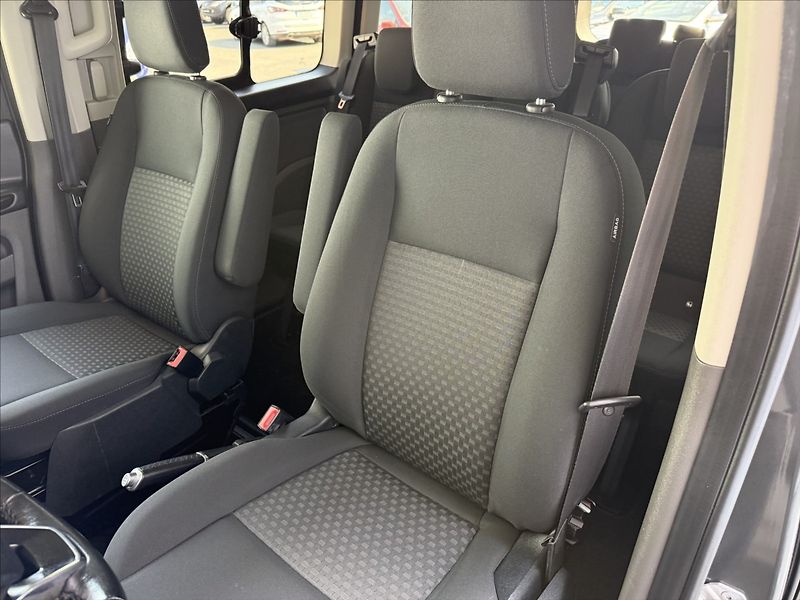 Ford Tourneo Custom 2,0 Long,96kW,po servisu - fotka 7 z 30