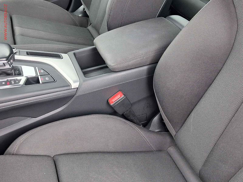 Audi A4 (2018) 2.0 TDi, AT, bixen, navi, - fotka 24 z 28
