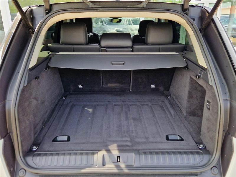 Land Rover Range Rover 3,0 TDV6 HSE PO VELK. SERVISU - fotka 13 z 48