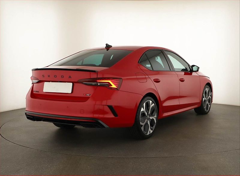 Škoda Octavia (2025) RS 2.0 TSI, RS, Matrix FullLed - fotka 5 z 26