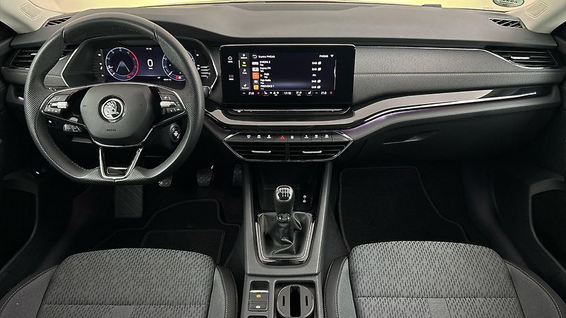 Škoda Octavia 2.0 TDI Style Combi - fotka 8 z 28