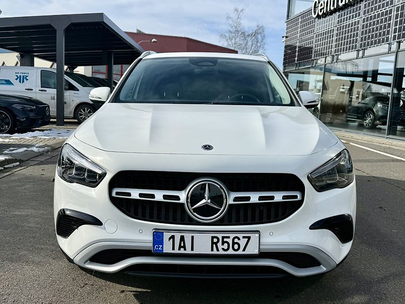 Mercedes-Benz GLA (2025) 220 4MATIC - fotka 2 z 40