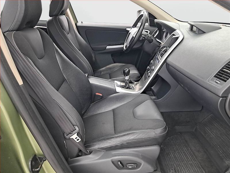 Volvo XC60 (2009) D5, 4X4, Serv.kniha, Navi - fotka 9 z 18