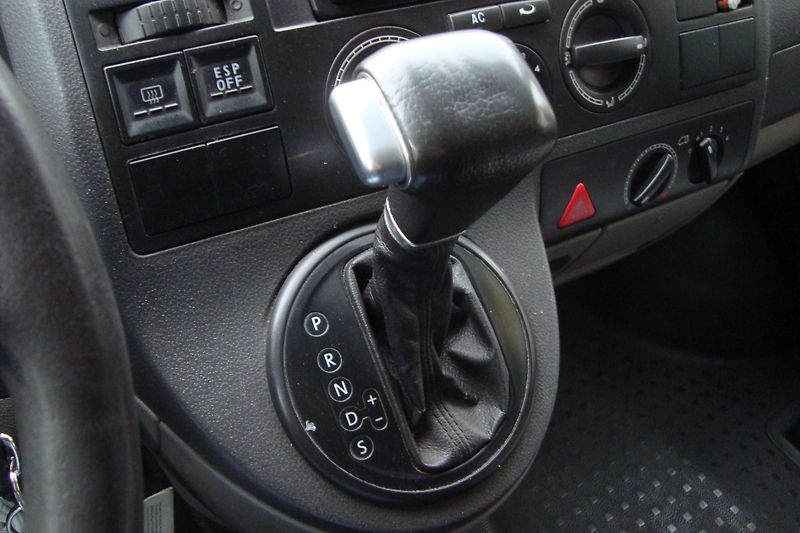 Volkswagen Transporter (2008) 2.5TDi,AUT,ČR,S.Kn.9-Míst - fotka 41 z 58