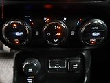 Jeep Renegade (2015) 2.0 CRD 4x4, 2.maj,ČR, AC - náhled 17