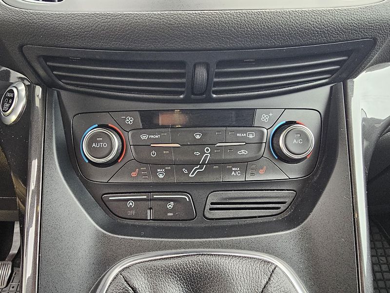 Ford Grand C-MAX (2016) 1.5 ECOBOOST-TITANIUM - fotka 12 z 20