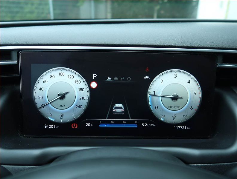 Hyundai Tucson (2021) 1.6 CRDi 48V MHEV, Automat - fotka 11 z 23