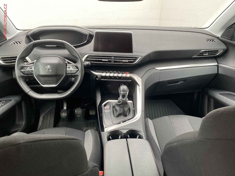 Peugeot 5008 (2019) 1.2 PT, AC, tempo, park.asist - fotka 8 z 15