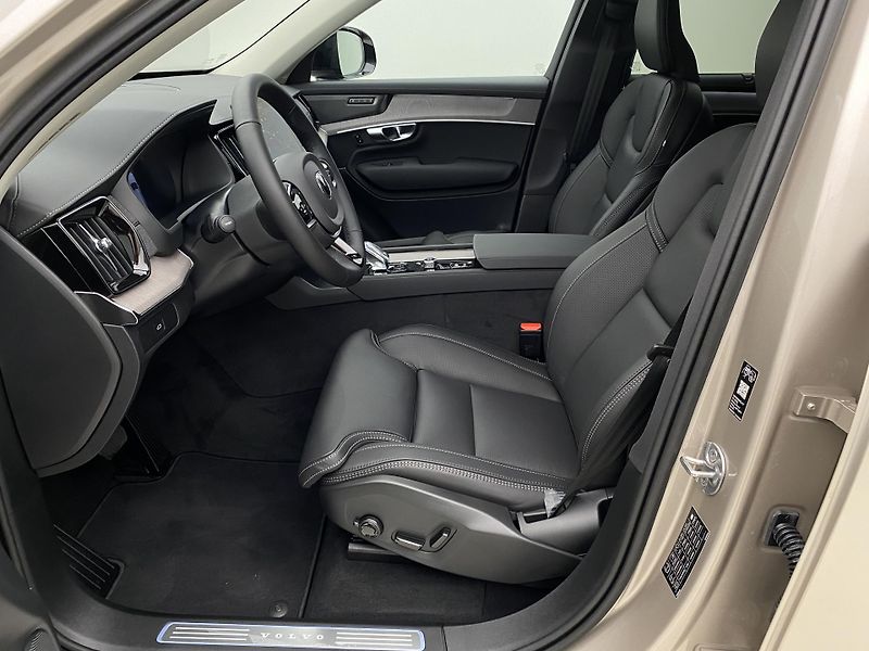 Volvo XC90 (2026) B5 AWD AUT DARK PLUS 7míst - fotka 3 z 67
