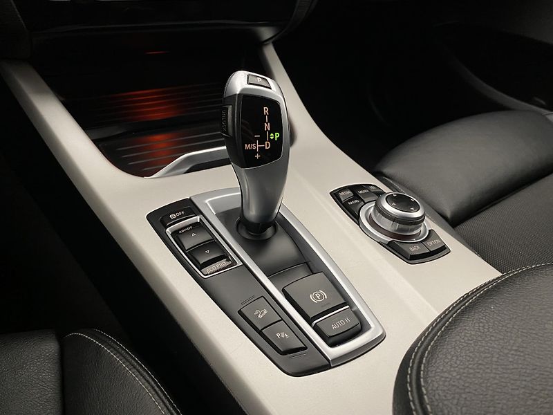 BMW X3 XDRIVE 20d AUT  - fotka 26 z 56