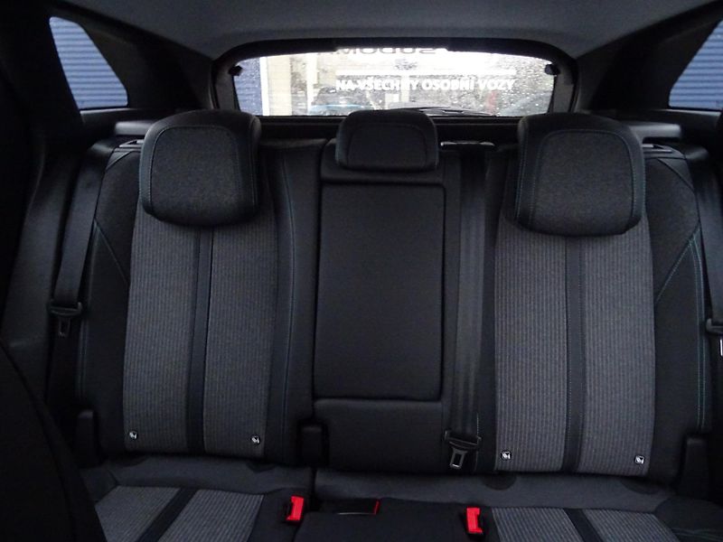 Peugeot 3008 (2022) ALLURE 1.5 BHDi S&S 130k EAT8 - fotka 28 z 73