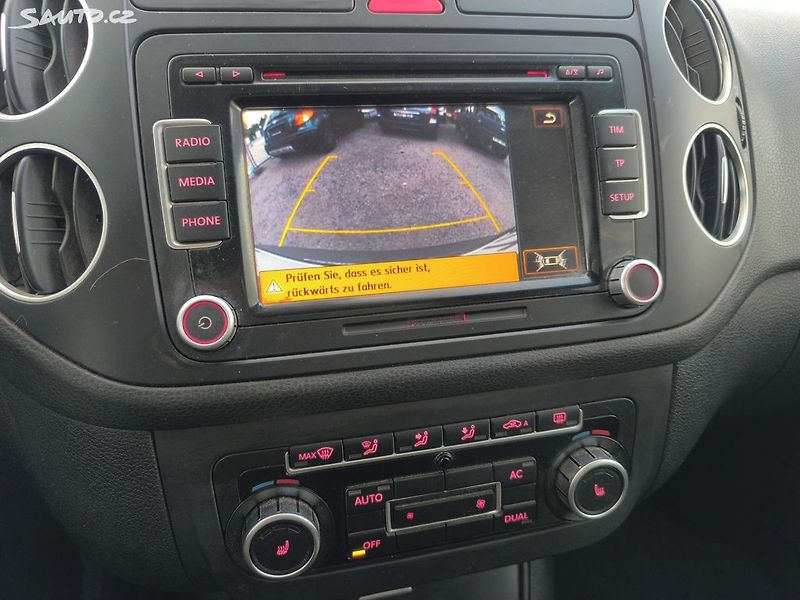 Volkswagen Golf Plus 2.0TDI,KRÁSNÝ,VÝBAVA,135KM - fotka 12 z 25