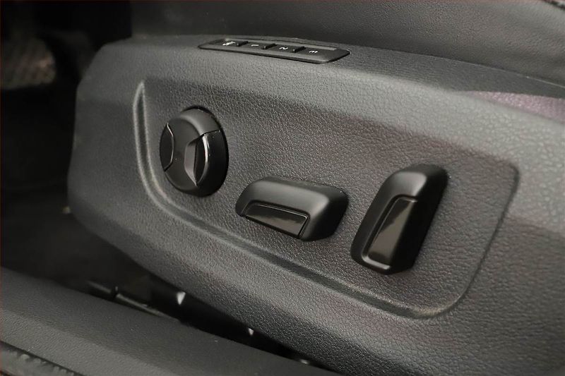 Škoda Superb (2023) Laurin&Klement 2.0 TDI - fotka 11 z 20
