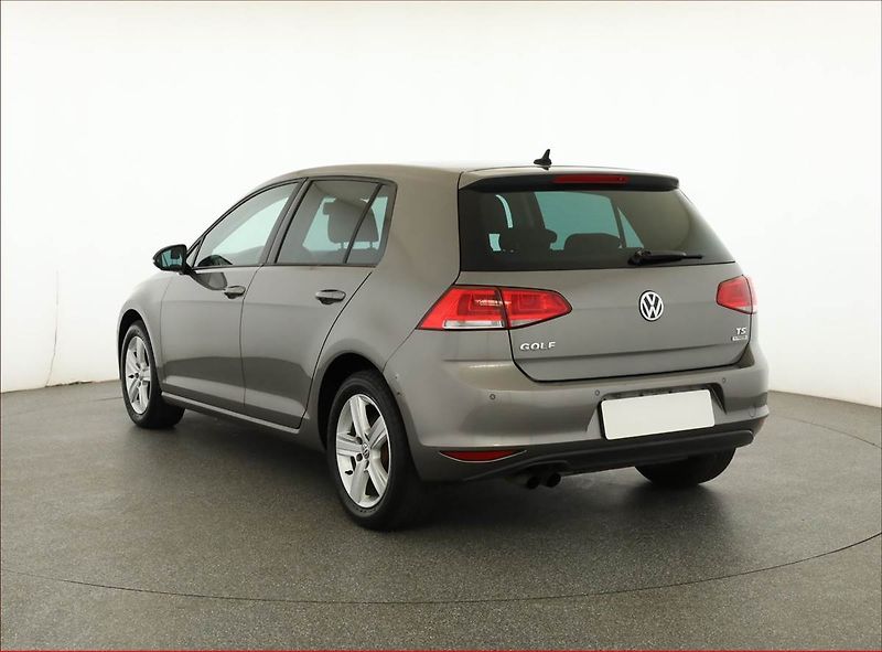 Volkswagen Golf (2013) 1.4 TSI, Serv.kniha, Navi - fotka 4 z 16