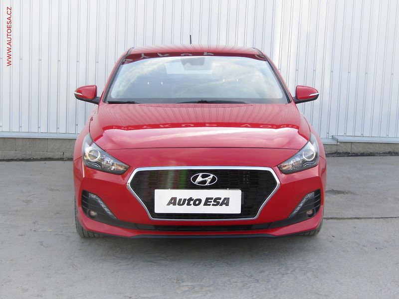 Hyundai i30 (2019) 1.6CRDi, ČR, AC, park.asist - fotka 2 z 16