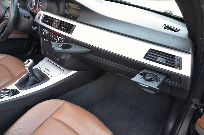 BMW Řada 3 (2009) 325i 155kW E93 Cabrio / manuál - fotka 13 z 28