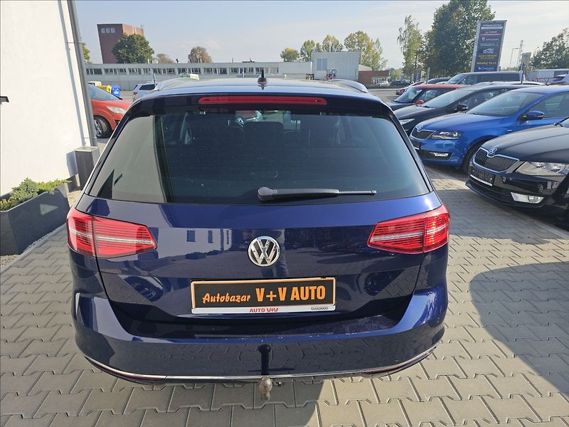 Volkswagen Passat B8 2,0TDi110KW COMFORTLINE - fotka 8 z 49