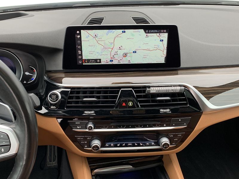 BMW Řada 5 (2018) - fotka 25 z 41