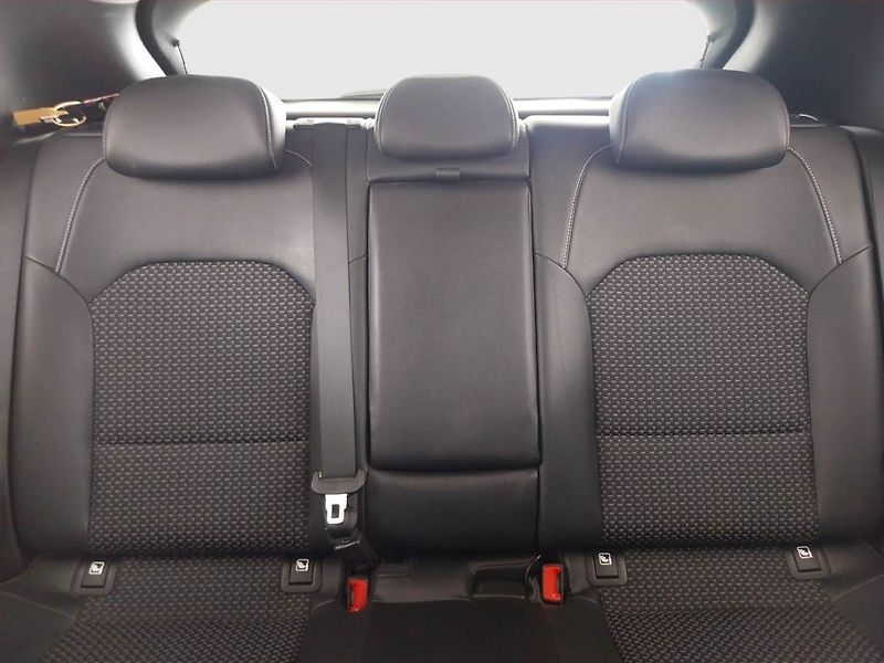 Kia XCeed (2020) Plug-in-Hybrid - fotka 10 z 23
