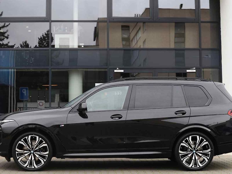 BMW X7 - fotka 3 z 10