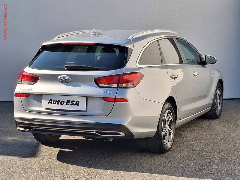 Hyundai i30 (2022) 1.5 T-GDi, 2.maj,ČR, LED - fotka 4 z 18