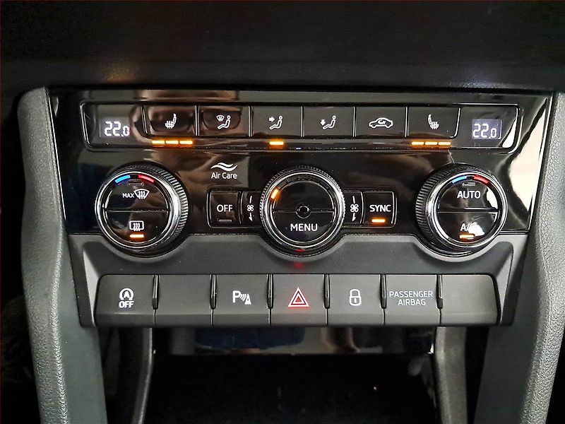 Škoda Karoq (2020) 1.5 TSI - fotka 15 z 21