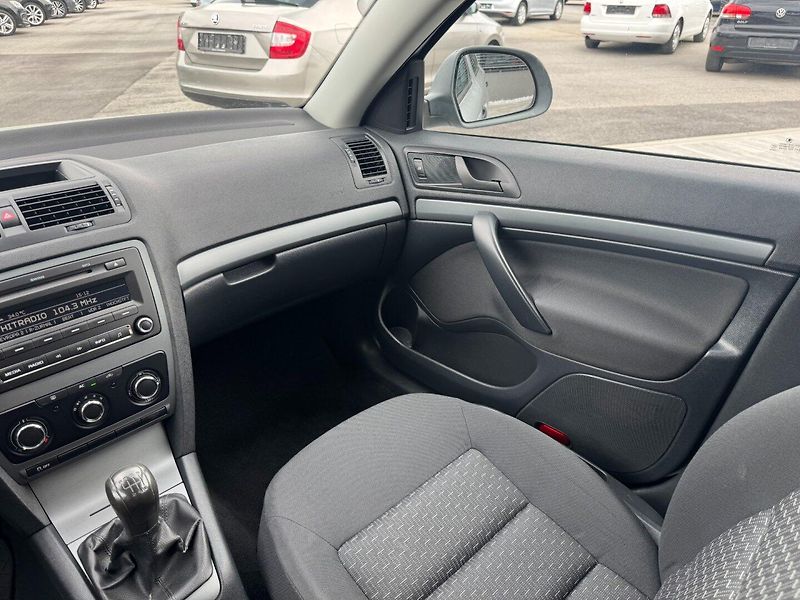 Škoda Octavia (2012) Comfortline 1.2 TSI 77kW - fotka 15 z 29