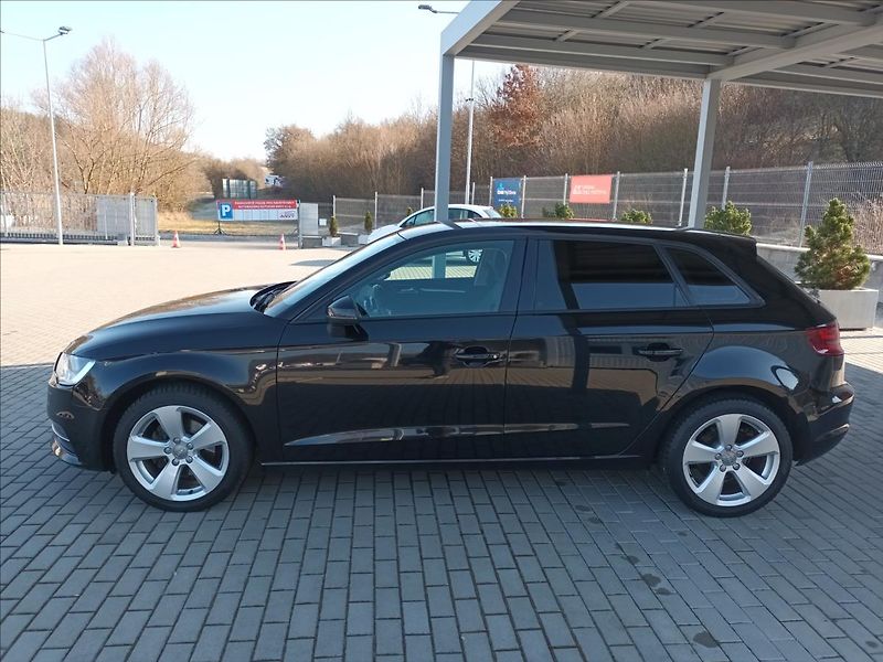 Audi A3 1,2 TFSI,77KW,KLIMA,PARKING - fotka 8 z 35
