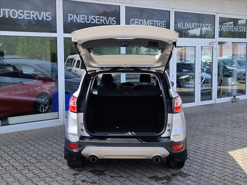 Ford Kuga 1,5 i EB 88kW AC VÝHŘEV NOVSTK - fotka 9 z 36