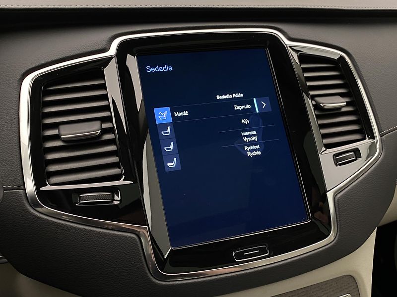 Volvo XC90 T8 AWD RECHARGE REZERVACE - fotka 54 z 58