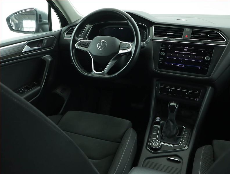 Volkswagen Tiguan Allspace (2022) 2.0 TDI - fotka 7 z 17