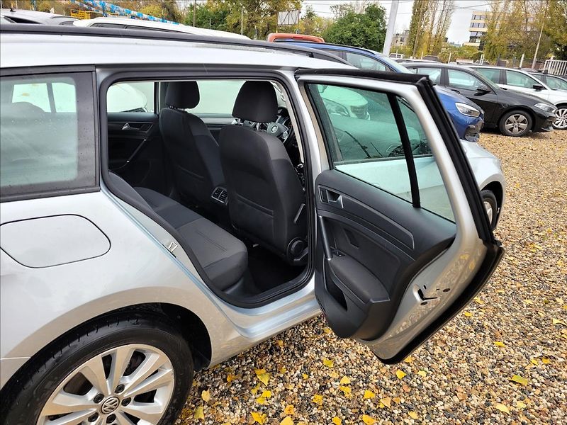 Volkswagen Golf 1,0 TSI,navi,digiklima,acc,alu - fotka 13 z 49