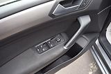 Volkswagen Touran (2017) 1.4TSI 110kw 7MÍST CLBMT APP  - náhled 32