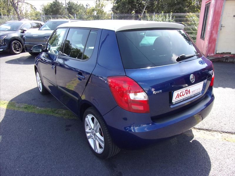 Škoda Fabia 1,4 16V Sport 63kW - fotka 6 z 23