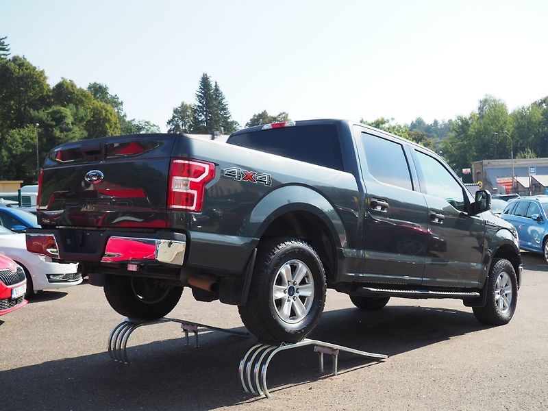 Ford F-150 (2018) 3.3L 4x4 SuperCrew - fotka 4 z 41