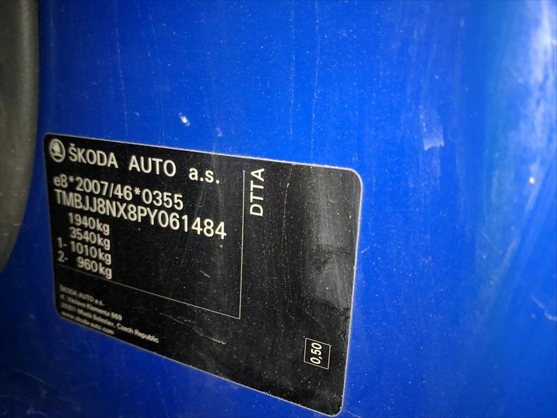 Škoda Octavia 2,0 TDI,TAŽNÉ,KEYLESS,MATRIX - fotka 11 z 11