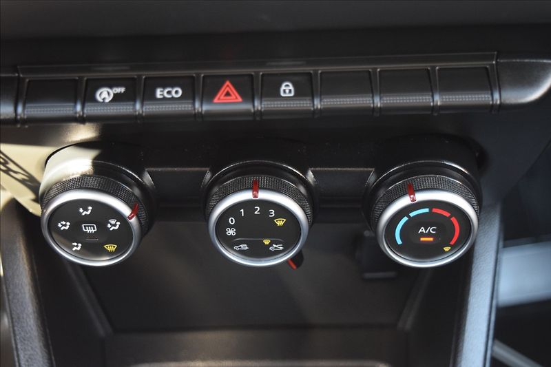Dacia Duster 1,6 SCe 84KW 1 MAJITEL, TAŽNÉ - fotka 37 z 42