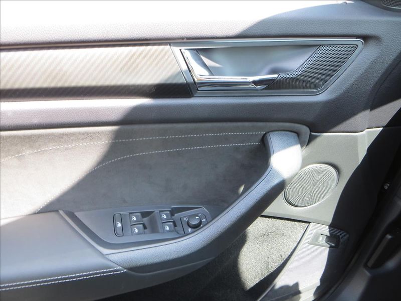 Škoda Kodiaq 2,0 TDI Sportline DSG Matrix - fotka 14 z 34