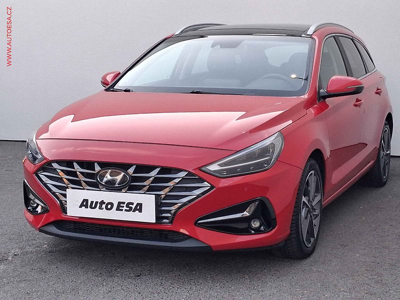 Hyundai i30 (2021) 1.5 T-GDi, Prime, LED, panor - fotka 3 z 22