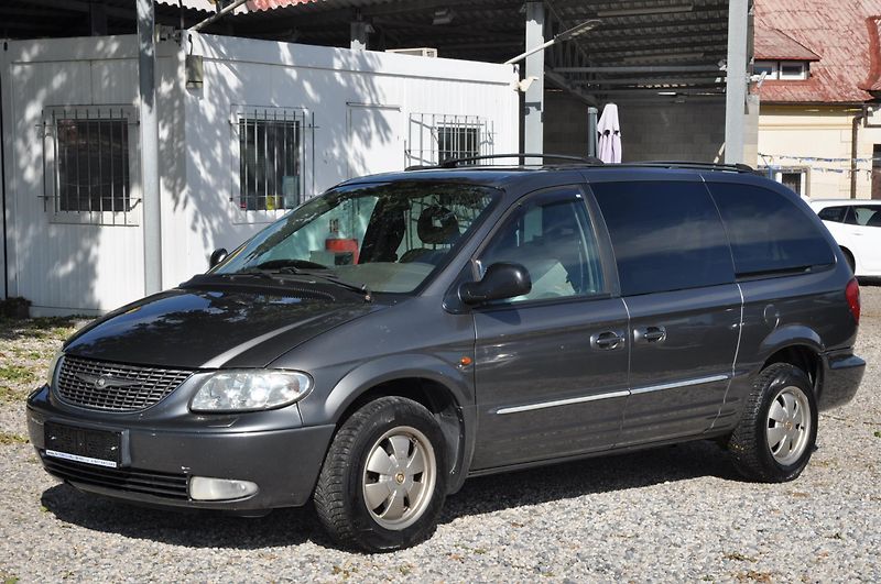 Chrysler Grand Voyager 3.3i 128kW Automat LIMITED - fotka 1 z 18