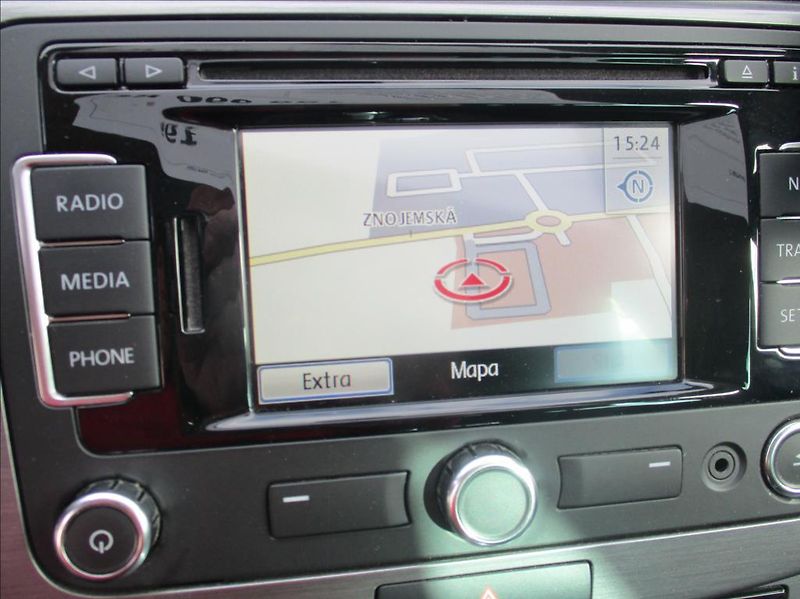 Volkswagen Passat 1,4 TSI,DSG,aut.klima,Navi, - fotka 22 z 47