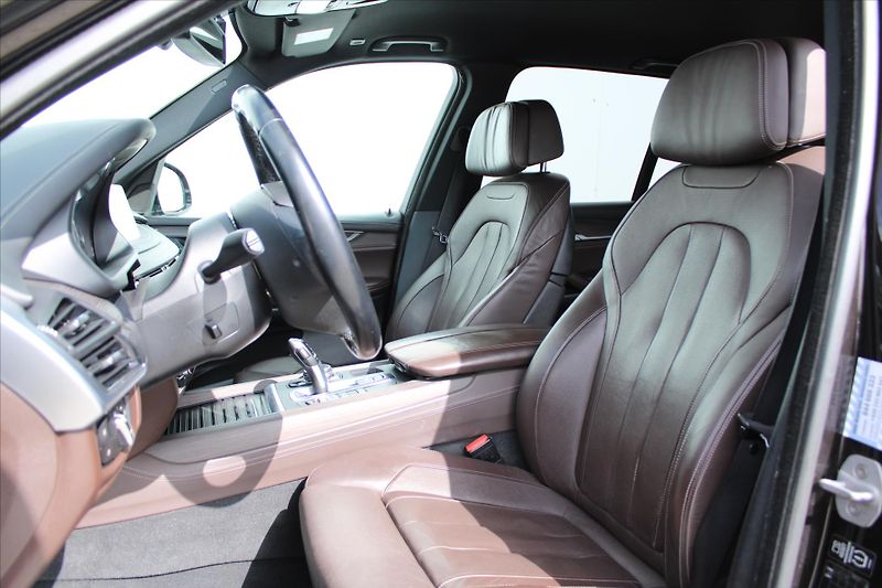 BMW X5 xDrive 30d NAVI DPH 1.MAJ ČR - fotka 10 z 26